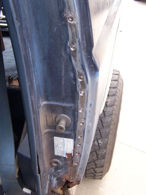 1986 Ford Bronco - Door jamb spot weld locations