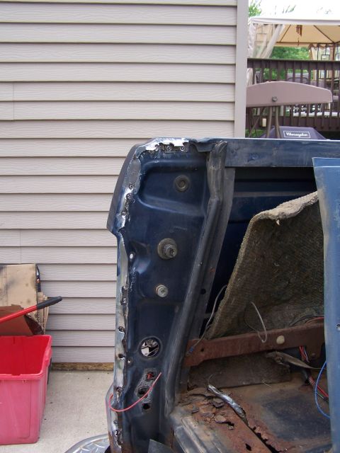 1986 Ford Bronco - Rear lights seam