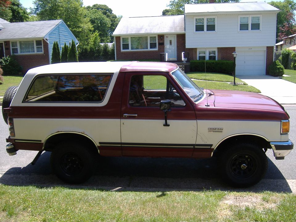 1990 Ford Bronco “Cassandra”
