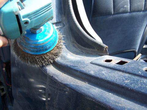 1986 Ford Bronco - Filler cleaning