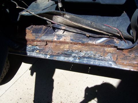 1986 Ford Bronco - Rocker panel channel clean