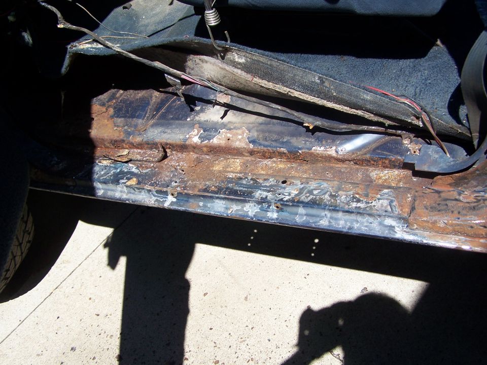 Rocker panel channel clean