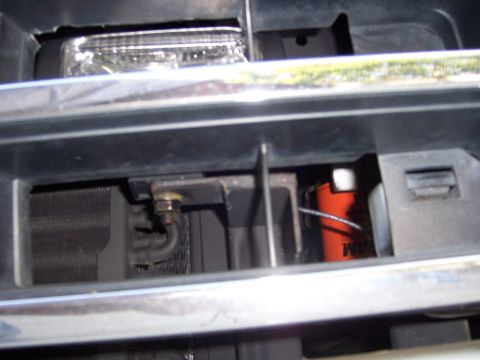 1991 Ford Bronco - The filter gets some fresh air when in motion.