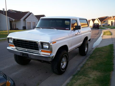 1979 Ford Bronco - This 1978 Ford Bronco is parked on a residential street.