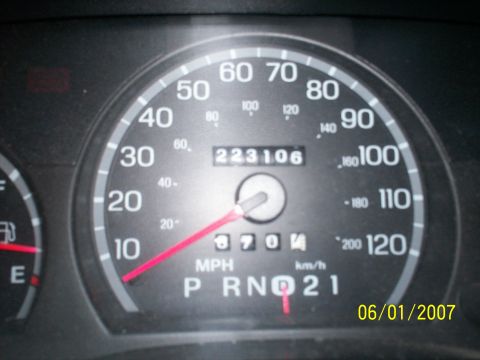 2002 Ford Crown Victoria photo