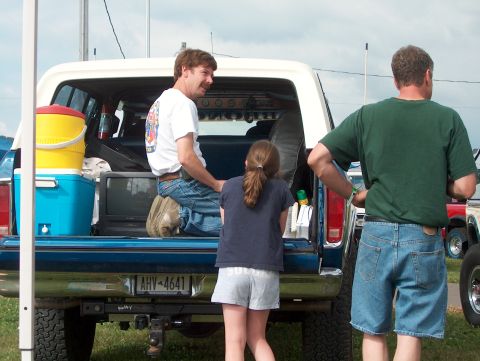 1978 Ford Bronco - Ken,Ken's daughter Kelly and FordNut talking at Ken's Bronco.