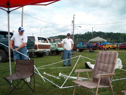 1978 Ford Bronco - Kirby3376 setting up and FenianBronco watching.
