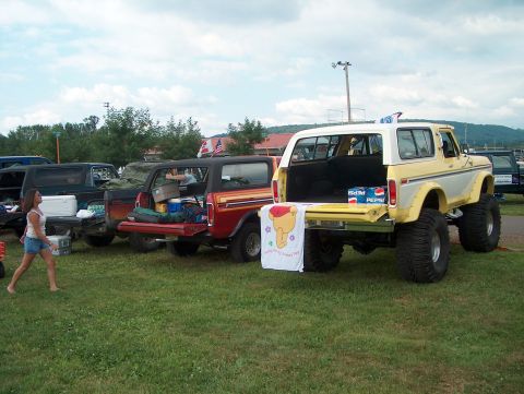 1978 Ford Bronco - FordEXP1's Bronco and EbLightning's Free Wheeler Bronco.