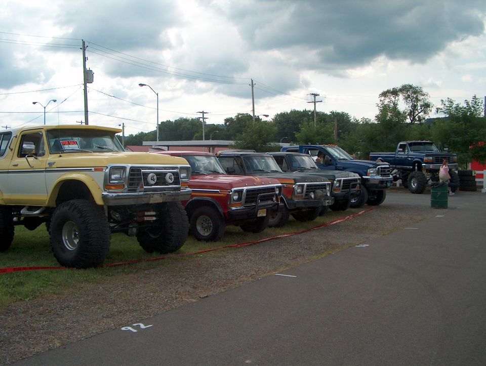 FordEXP1's,EbLightning's,two of BNKRTSTK's Broncos and FordEXP1's pickup in a row.