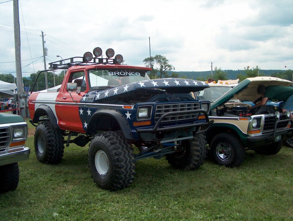 Term's red,white and blue Bronco next to FordNut's Bronco.