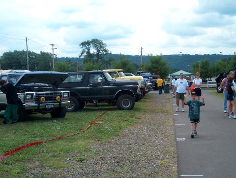 1978 Ford Bronco - Broncos holding the line.