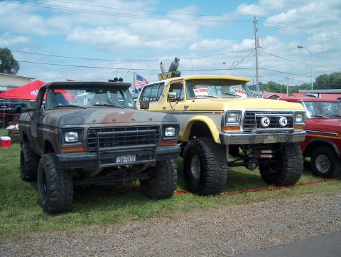 1978 Ford Bronco - Two big Broncos.