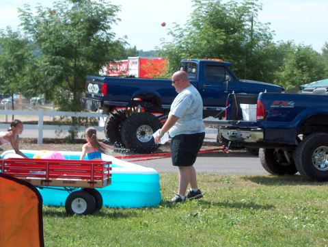 1978 Ford Bronco - BNKRTSTK playing with the childern.