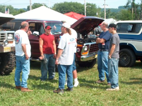 1978 Ford Bronco - Depa talking to nonmemebers.