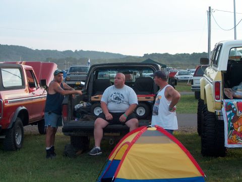 1978 Ford Bronco - BNKRTSTK sitting on his tailgate.