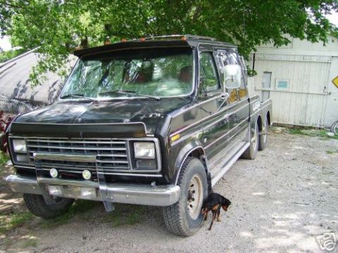 1978 Ford E250 - This extended cab pickup truck appears to be from the mid-1970s, not a 1978 Ford E250.