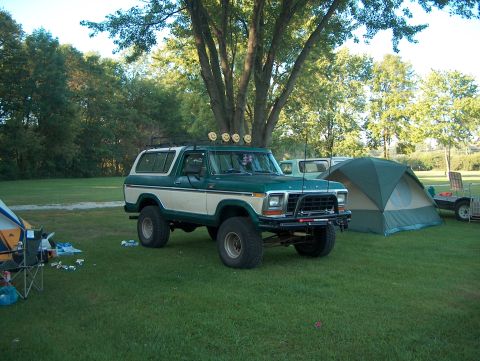 1978 Ford Bronco - PhillyBronco's campsite.The beer cans and bottles are already starting to pile up.