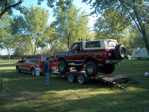 1978 Ford Bronco - Xlt79brnc's Bronco and his tow rig.