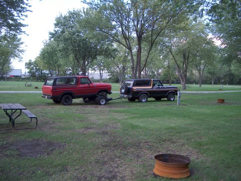 1978 Ford Bronco - I was the last to leave the campground.My 1978 Custom towing my 1978 XLT.