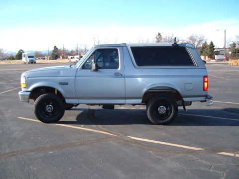 1994 Ford Bronco - UCK!! the kids talked me into painting the wheels black