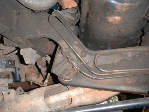 1980 Ford Bronco - old passenger axel pivot