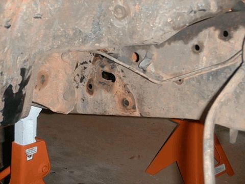 1980 Ford Bronco - radius arm removed