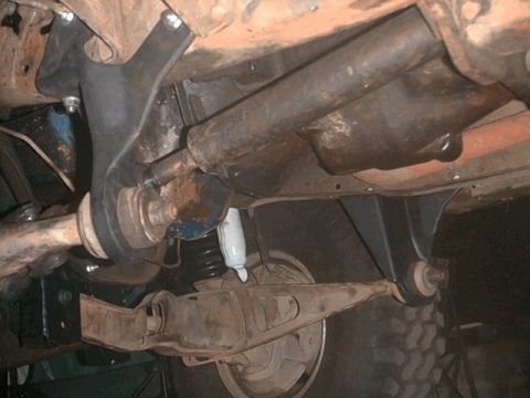 1980 Ford Bronco - another shot of the drop down radius arms