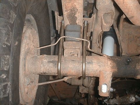 1980 Ford Bronco - rear block that came with the lift notice vent hose broke while lifting rear now is the time to extend them