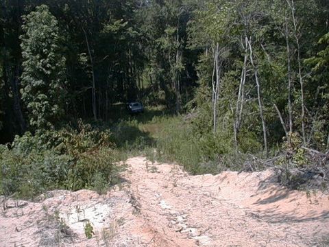 1980 Ford Bronco - going up a-road trail