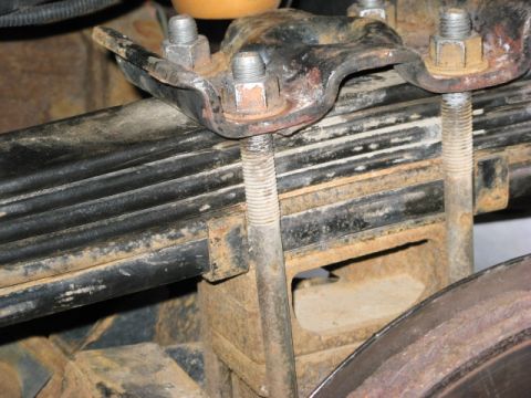 2001 Ford Excursion - Here you can see the extra leaf placed in the F code spring pack. This yielded an overall increase of 1.5" over stock, same as the first se…