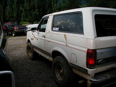 1990 Ford Bronco - I got a little mud