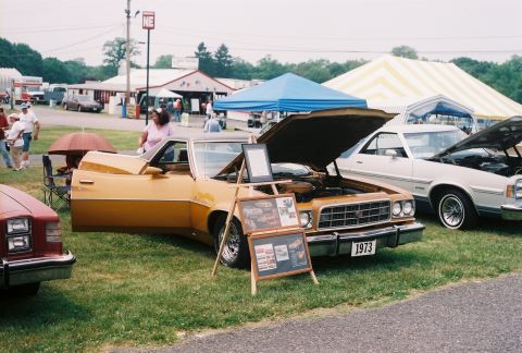 1973 Ford Ranchero - Brick on line with vintage advertising.