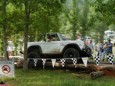 1990 Ford Bronco - Logs claim another drive shaft