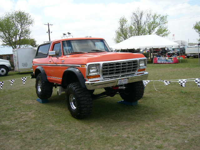 Nice orange one.It was a father and son Bronco.They parked next to us both days but never said "hello" or hung around.I didn't see it at the 2007 jambo.