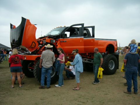 1978 Ford Bronco - This was the biggest truck at the meet.It IS street legal here in Texas.