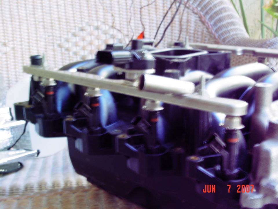 Injectors, fuel rail, and Pressure sensor