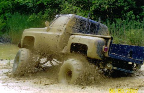 1976 Chevrolet Blazer - This 1976 Chevrolet Blazer is shown navigating a muddy off-road course.