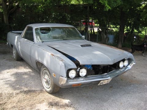 1970 Ford Ranchero - front view -hood is not bolted on just sitting on top