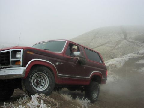 1981 Ford Bronco - Gotta disconnect those sway bars!