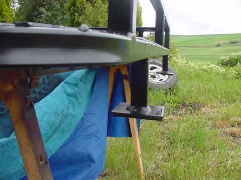 1988 Ford Bronco - The angled leg brackets. Angled to give more rack surface area but to fit the contour of the roof a bit better.
