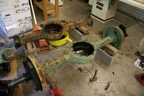 1993 Ford F-350 - Empty housings.
