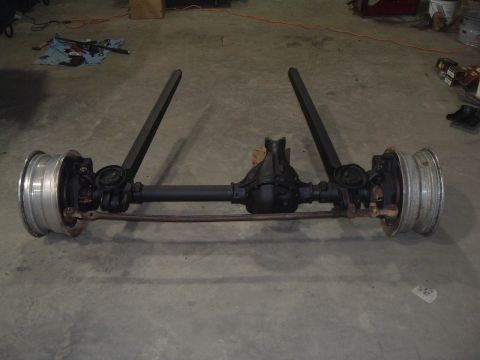 1986 Ford Bronco - Dana 44 with the extended radius arms bolted on