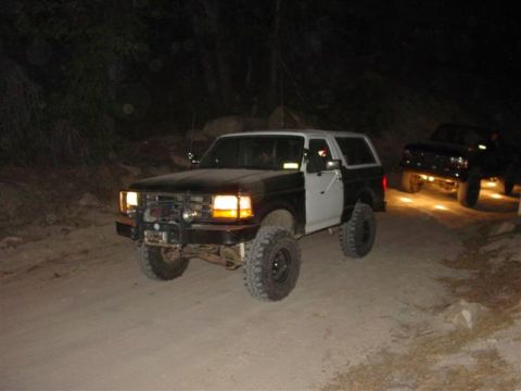 1986 Ford Bronco - Wasacop and WannaBronco on the Friday Night Lights Run