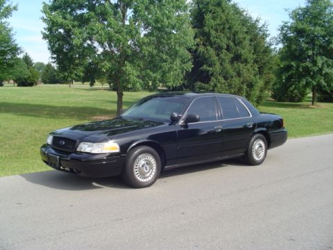 2001 Ford Crown Victoria photo