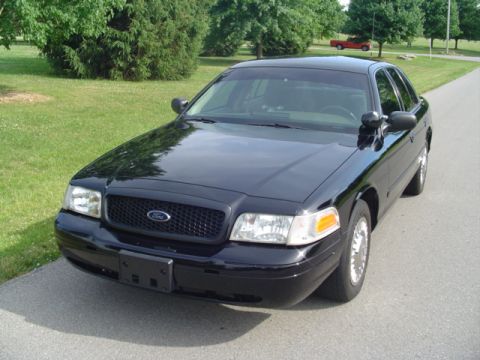 2001 Ford Crown Victoria photo