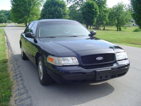 2001 Ford Crown Victoria photo