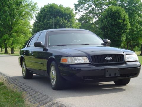 2001 Ford Crown Victoria photo