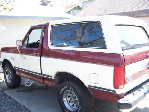 1991 Ford Bronco - Pictures taken in February, 2006 when I finally got it running right and decided to clean it up a bit.