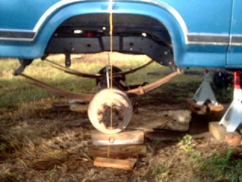 1984 Ford Bronco - Center of wheelwell mark