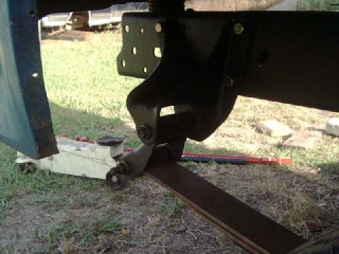 1984 Ford Bronco - GOOD shackle angle